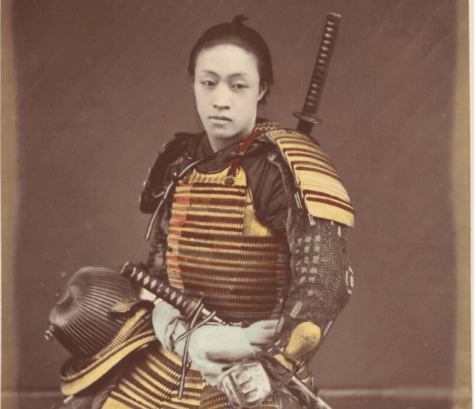 Actor-in-Samurai-Armor-Sukuki-Shin'ichi-1870-featured