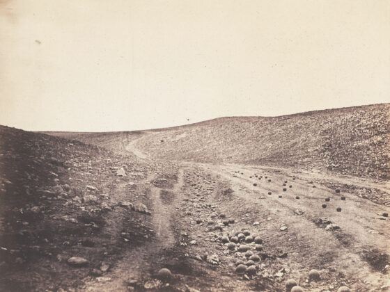 the-valley-of-the-shadow-of-death-1855-Roger-Fenton