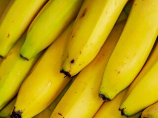 benefits-of-eating-a-banana-before-bed-andreia-philosophy