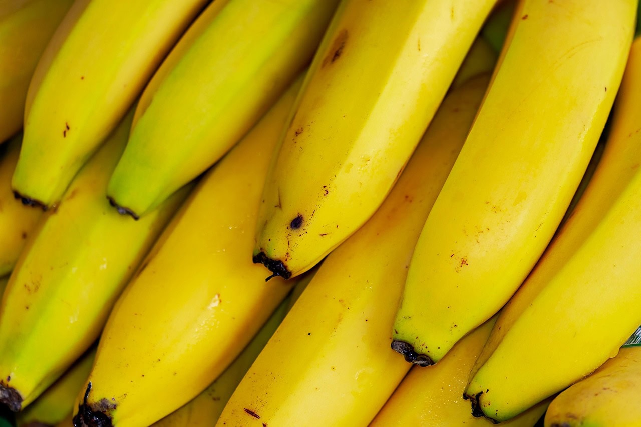 benefits-of-eating-a-banana-before-bed-andreia-philosophy