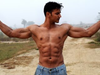 flexing-your-abs-at-all-times-posture