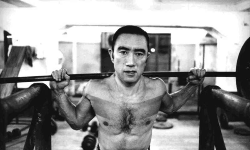 yukio-mishima-narcissism-of-unkempt-physicality